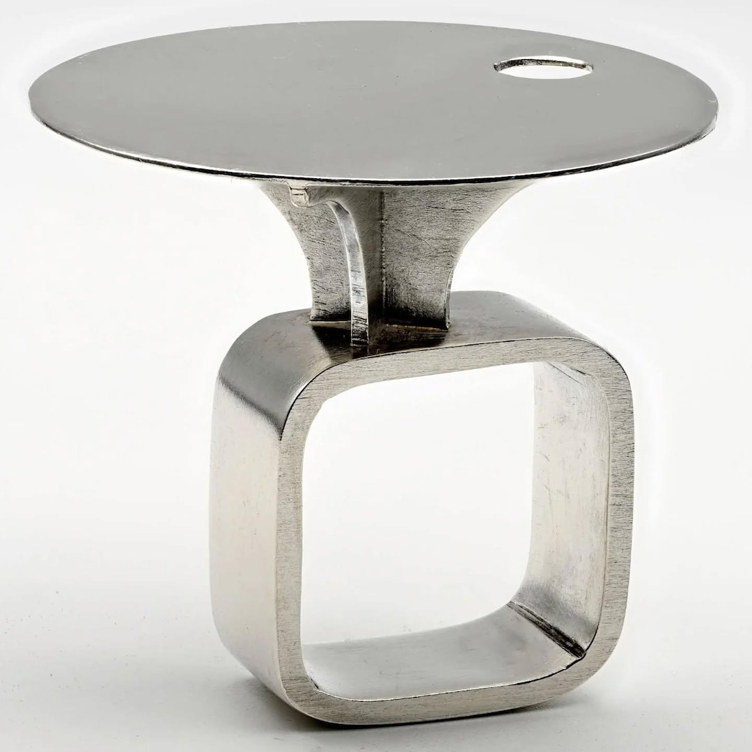 Niemeyer Ring No. 3, a sculptural sterling silver ring.